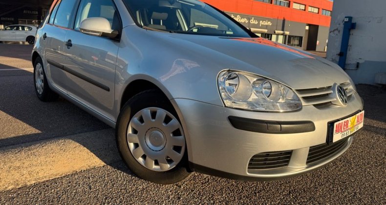 Volkswagen Golf V 1.4 FSI 90ch Confort 5 porte