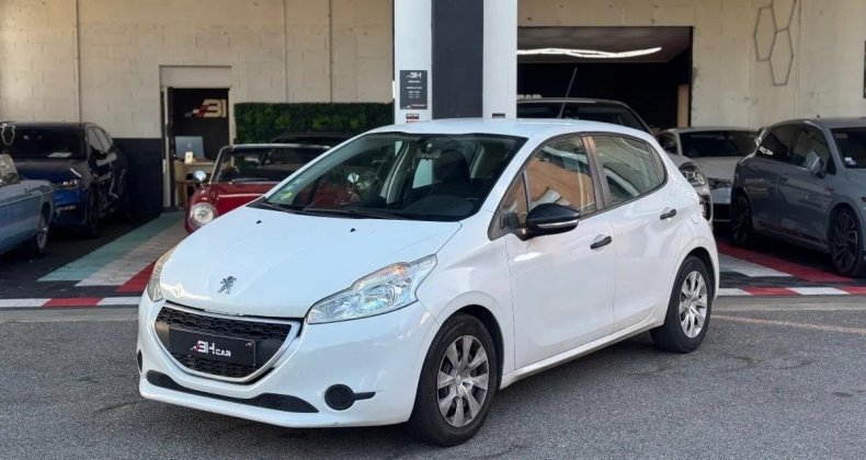 Peugeot 208 1.4 HDI 70cv / CLIMATISATION / SUIVI COM