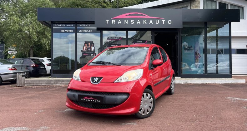 Peugeot 107 Trendy 1 RE MAIN HISTORIQUE ENTRETIEN CO