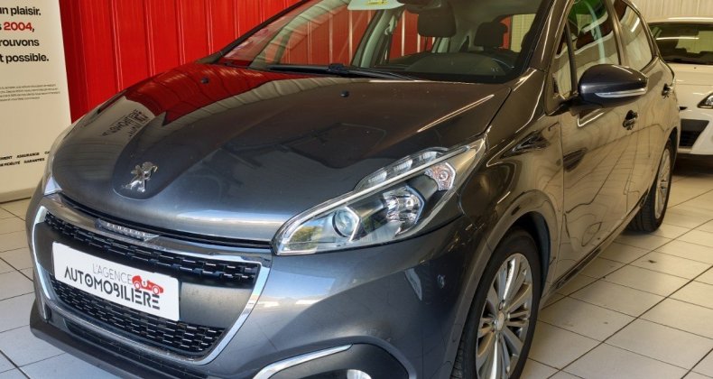 Peugeot 208 1.2L VTI SIGNATURE DISTRIBUTION FAITE