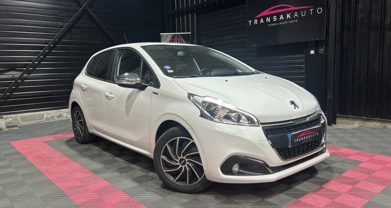 Peugeot 208 Signature