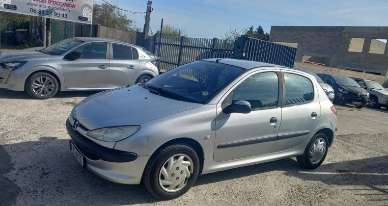 Peugeot 206 1.4 I 75 XR PRESENCE