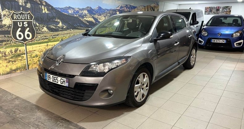 Renault Megane iii 5 portes 1.5 dci bva 2011