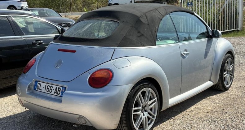 Volkswagen New Beetle CABRIOLET 1.6 L 105 CV essence