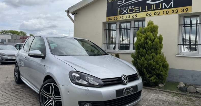 Volkswagen Golf R-LINE