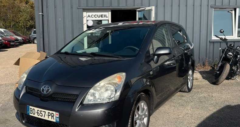 Toyota Corolla Verso 2.2 D4-D 136cv 7 PLACES