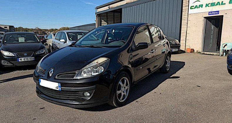 Renault Clio III 1.2 16V 75CH DYNAMIQUE 5P
