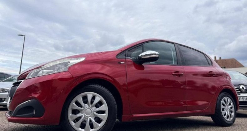 Peugeot 208 1.2 PURETECH 82CH STYLE 5P