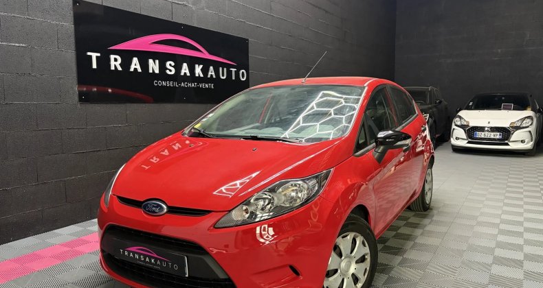 Ford Fiesta Ambiente 1.4 TDCI 70 DISTRIBUTION OK ENT