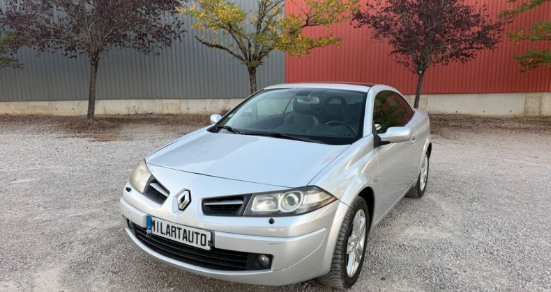 Renault Megane II CoupÃ© Cabriolet 1.6 i 16V 111 cv Bon