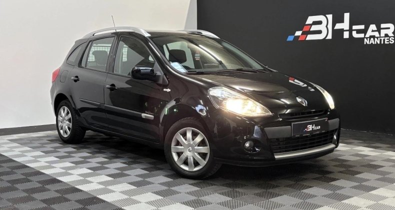 Renault Clio ESTATE 1.2 TCE 100 TOMTOM