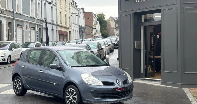 Renault Clio 3 5 Portes 1.4i Entretien Complet