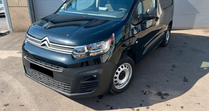 Citroen Berlingo 1.5 BlueHDI 130 EAT8 FULL CAMERA-CARPLAY