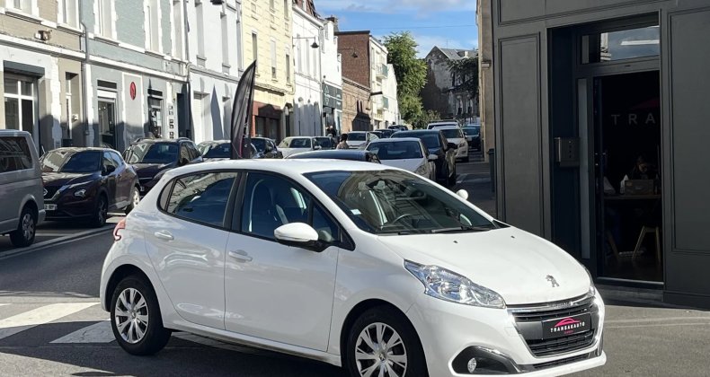 Peugeot 208 Affaire CARPLAY RADAR RECUL REGULATEUR