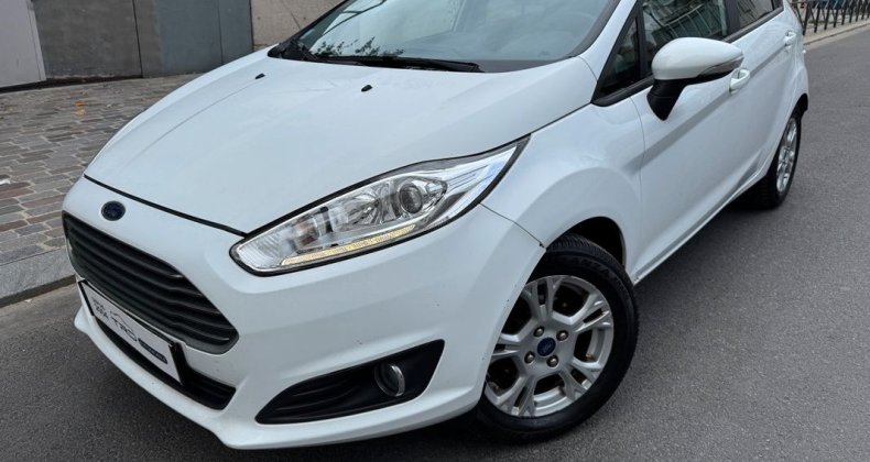 Ford Fiesta v (2) 1.25 82 edition 5p