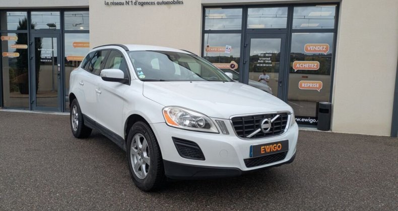 Volvo XC60 2.4 D3 165cv KINETIC AWD / PREMIERE MAIN