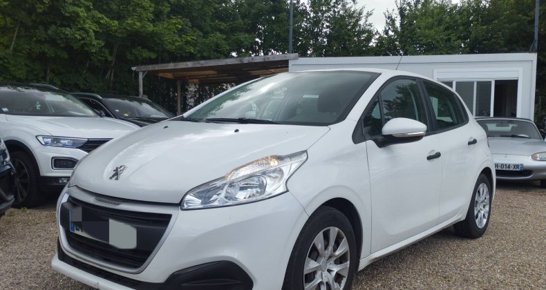 Peugeot 208 1.2 68 CH 2 PLACES