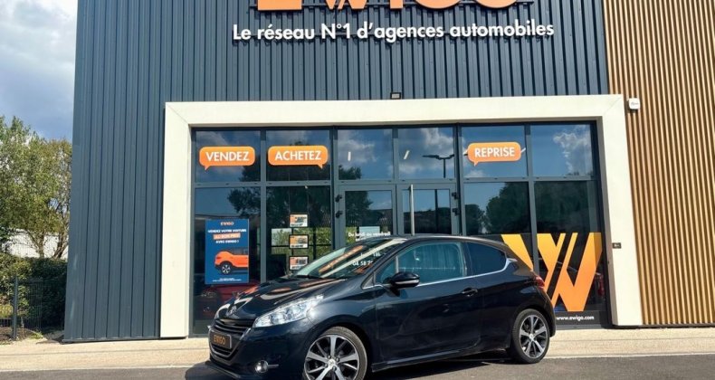 Peugeot 208 1.6 e-HDi 115ch FÃLINE â TOIT PANO RA