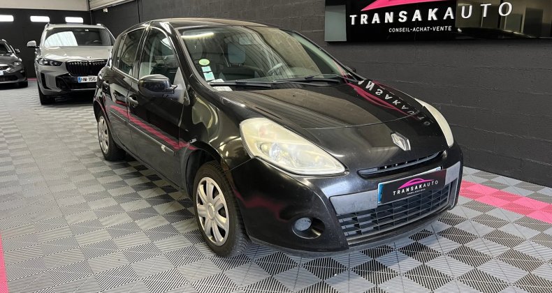 Renault Clio III 3 1.2 16V 75 CV 5 portes Authentique
