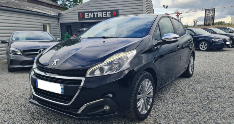 Peugeot 208 PACK STYLE * 1.2L 82 CV * REPRISE POSSIB