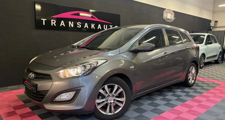 Hyundai i30 110cv Classic Bluetooth Climatisation Au