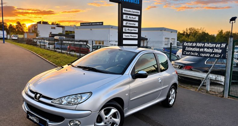 Peugeot 206 1.4 16v 90ch 5ch Quiksilver 3Portes 5Pla