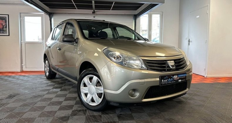 Dacia Sandero 1.2i 75cv amb ambiance clim
