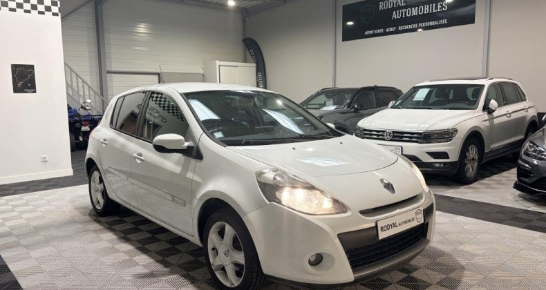 Renault Clio III 5 Portes Phase 2 1.6 i 16V 128 cv