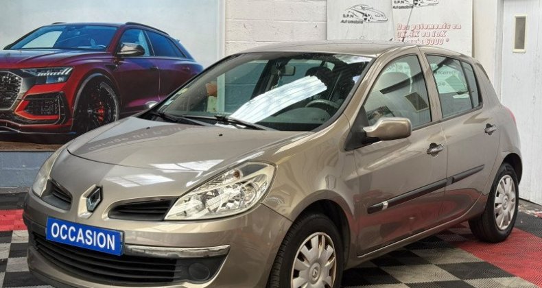 Renault Clio III 1.5 DCI 85CH EXPRESSION 5P