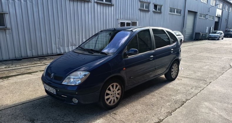 Renault Megane Lot de 2 vehicules exclusivement pour le