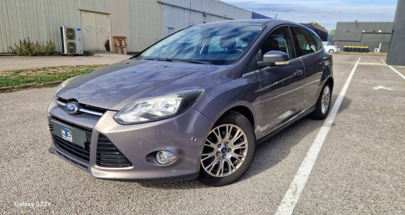 Ford Focus II 1.6 TDCi 115ch FAP Stop&Start Titaniu