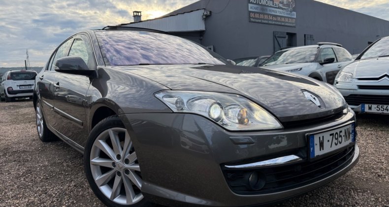 Renault Laguna III 2.0 DCI 150 INITIALE * TOIT * CUIR *