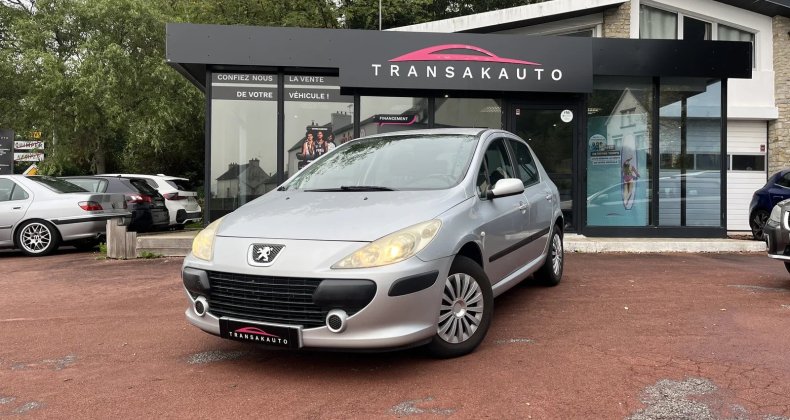 Peugeot 307 1.6 HDI 90 CONFORT DISTRI ET COURROIE AC
