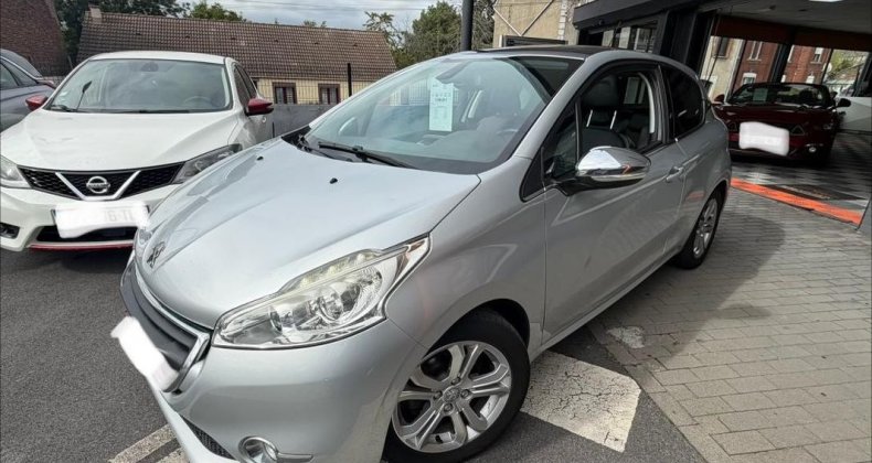 Peugeot 208 Feline