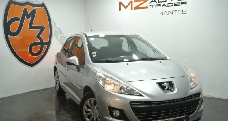 Peugeot 207 BUSINESS 1.4 HDi 70ch 5P Garantie 12 Moi