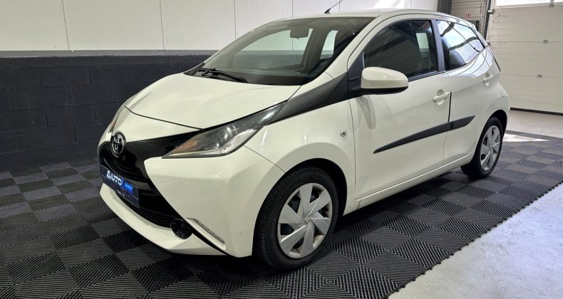Toyota Aygo 1.0 VVT-i x-play / Bluetooth / CamÃ©ra d
