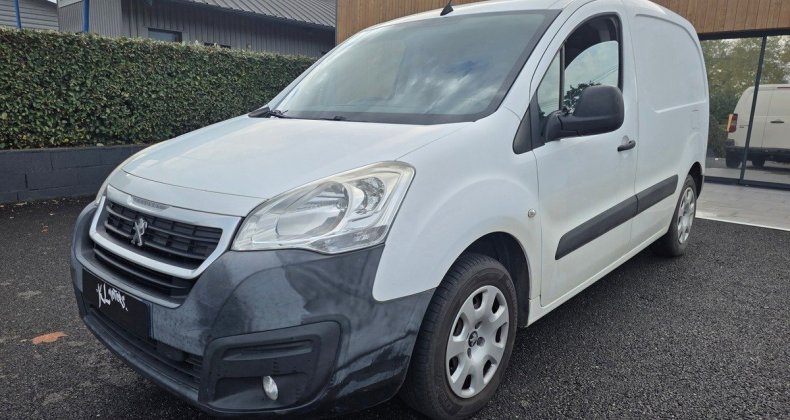Peugeot Partner 1.6L HDI 100CH / 3 PLACES / GPS / ATTELA