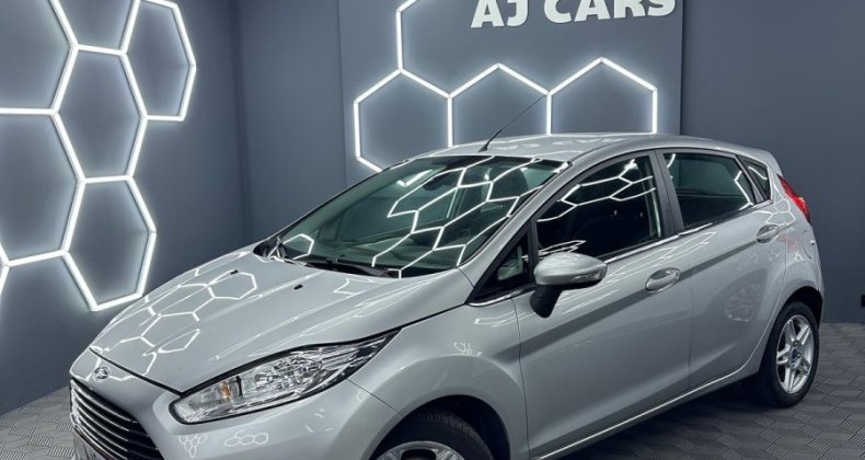 Ford Fiesta 1.5 TDCi 75Ch TITANIUM *DISTRI NEUVE *GA