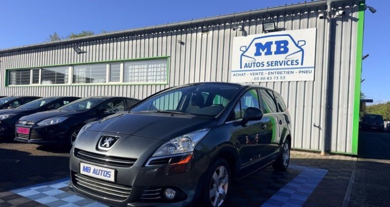 Peugeot 5008 2L HDi 150 Business GPS Toit Pano RÃ©gul