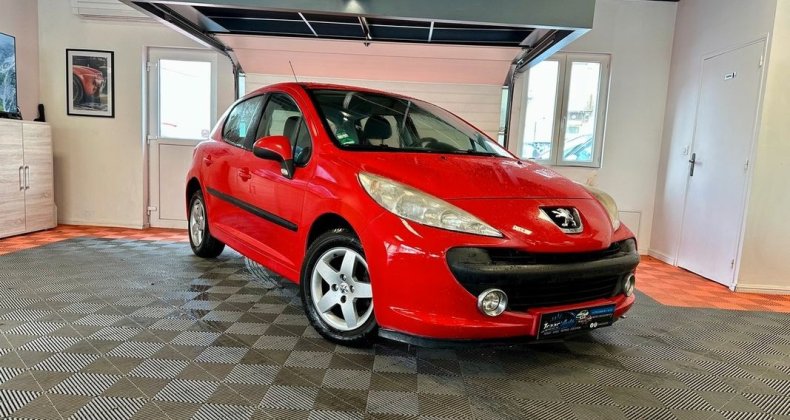 Peugeot 207 1.4i 75cv urban move 5 portes