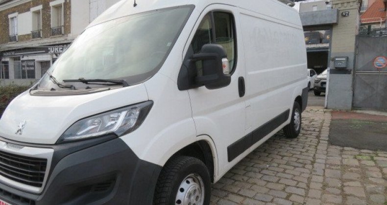 Peugeot Boxer FG 330 L2H2 2.0 BLUEHDI 130 PREMIUM