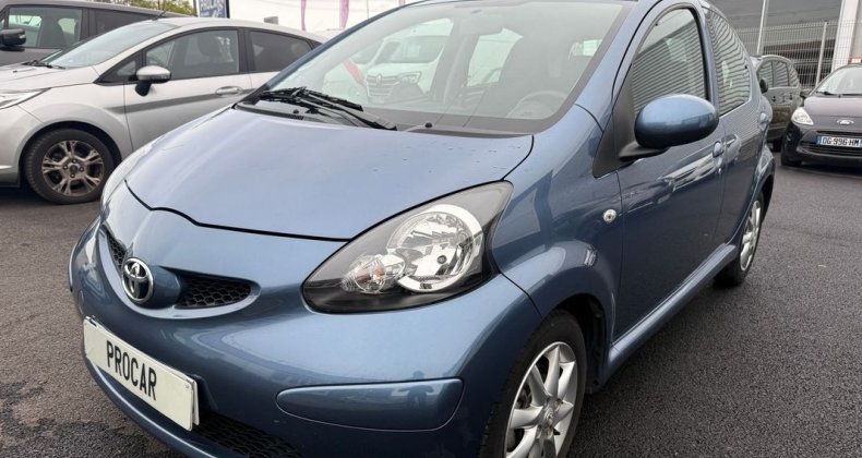 Toyota Aygo 1.0 VVT-I 68CH LES BLEUS II 5P