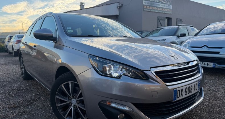 Peugeot 308 1.6 BlueHDi 120 ALLURE * TOIT * GPS *