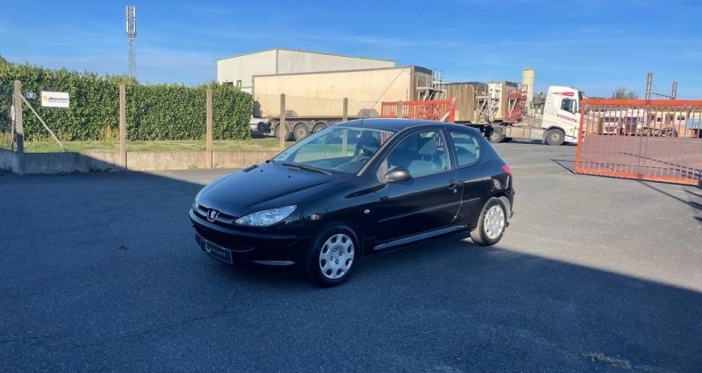 Peugeot 206 1.4 ESSENCE 75 CV GARANTIE 12 MOIS